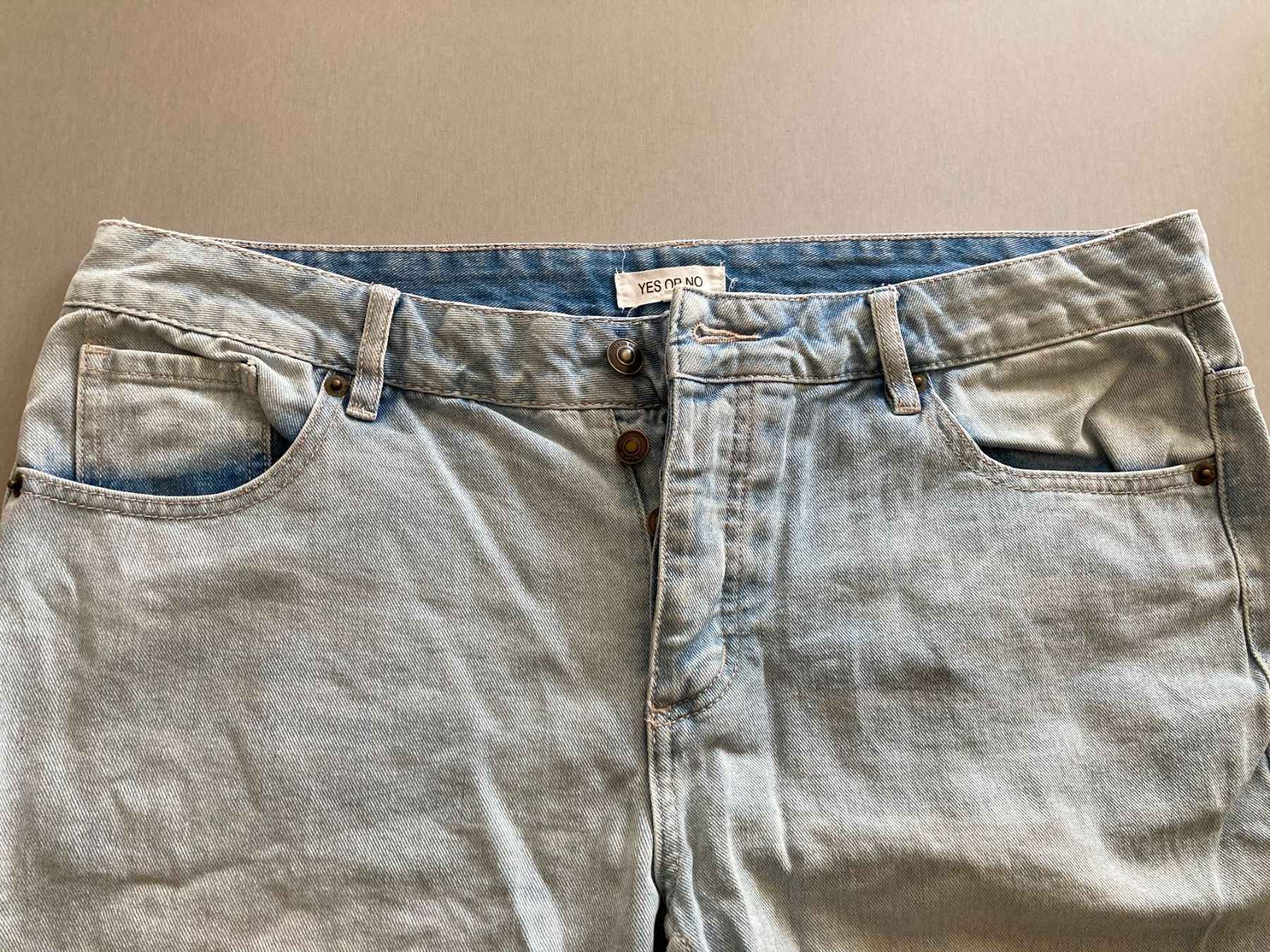 Yes Or No Jeans: YES OR NO Shorts Jeans – Usato da Obfelden venduto da miau68 1
