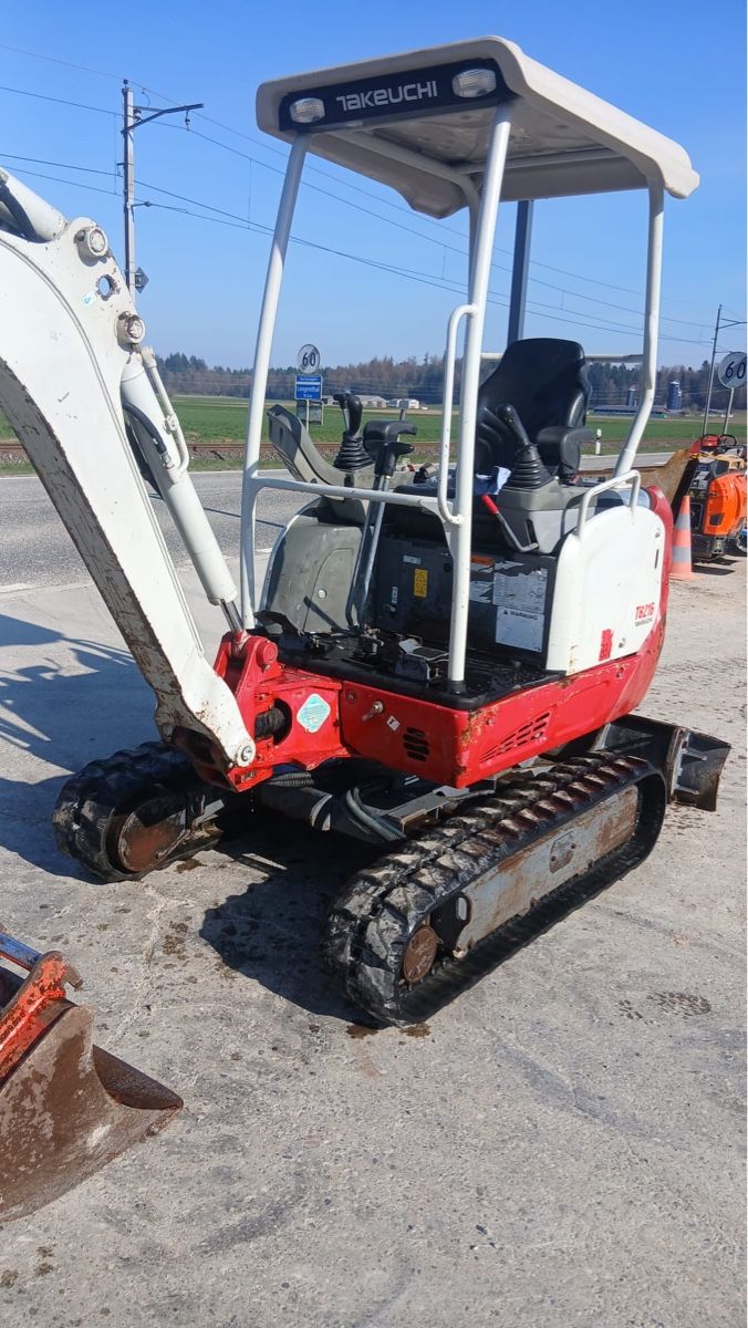 Takeuchi Escavatori: Bagger 1,6 Tonnen Takeuchi TB 216 – Usato da Niederbipp venduto da baggerch 6