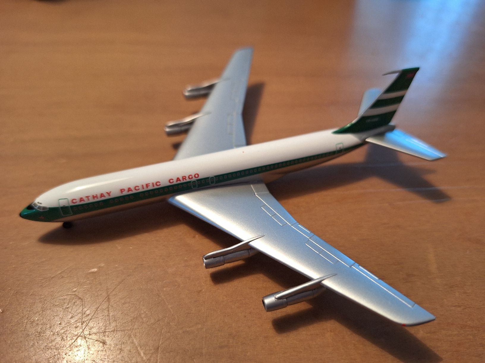 Boeing Kit di modellismo & Modellini statici: Cathay pacific Boeing 707-300 Cargo 1:400 – Usato da Sargans venduto da nicsam1815 3