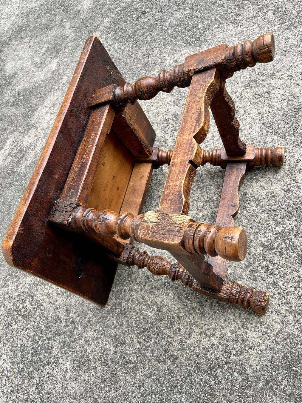Sgabelli: Hocker / Schemel aus massiv Eichenholz – Usato da Unterentfelden venduto da Organized 3