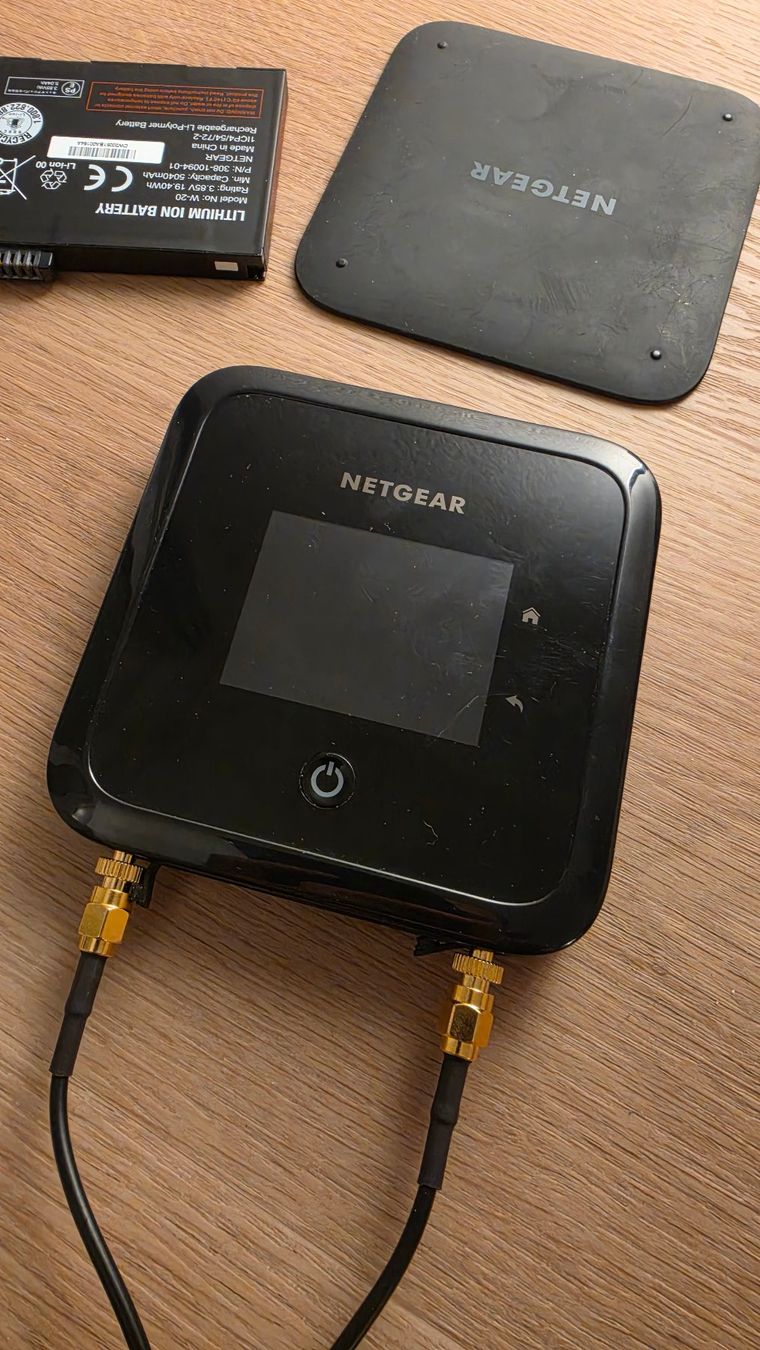 Netgear Modem & Router: Netgear Nighthawk M5 Mobile Router 5G – Usato da Würenlingen venduto da MicroAmpere 2
