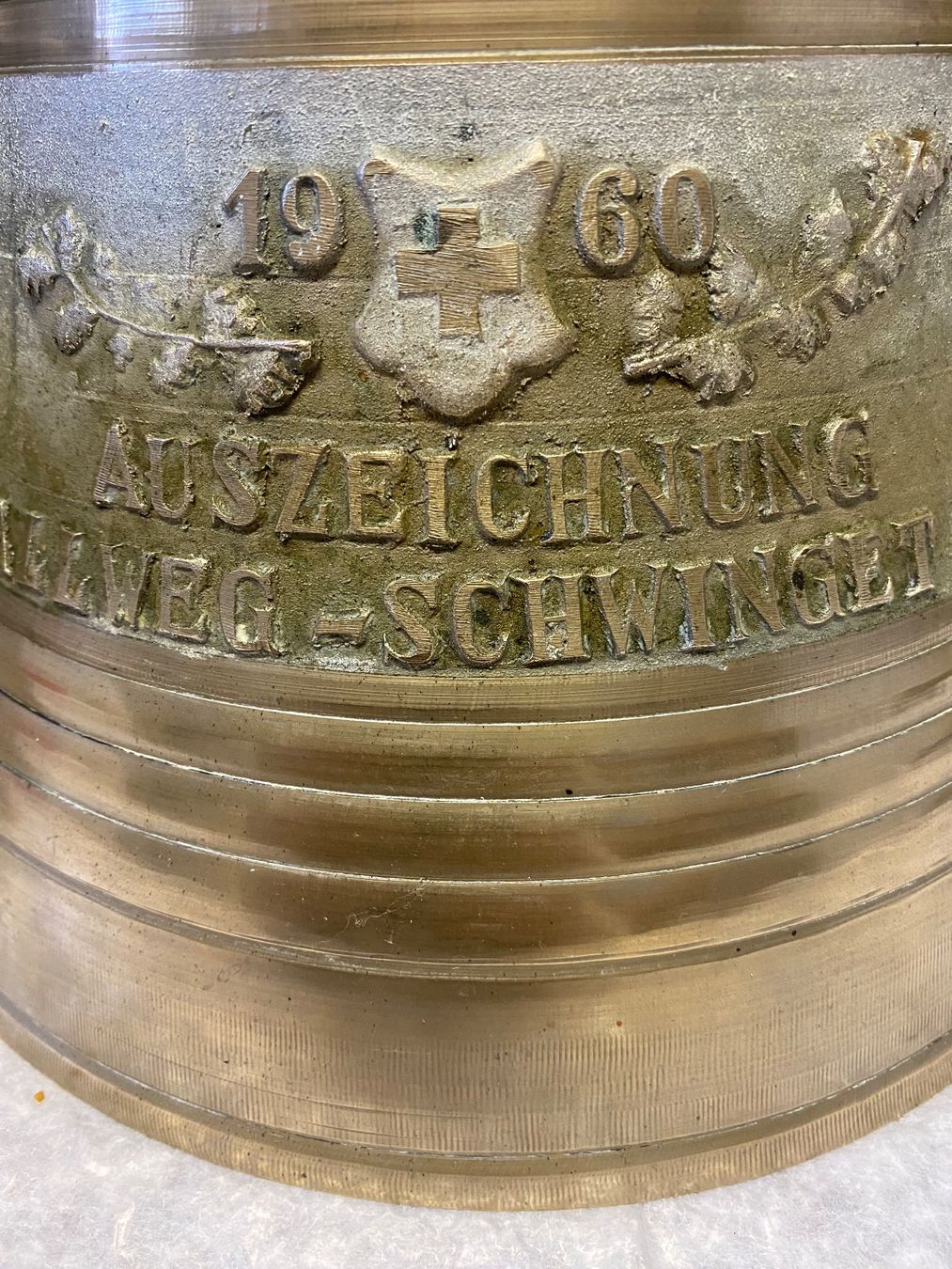 Glocken & Treicheln: 2 Glocken mit schönem Riemen – Gebraucht aus Luzern von Harikan 3
