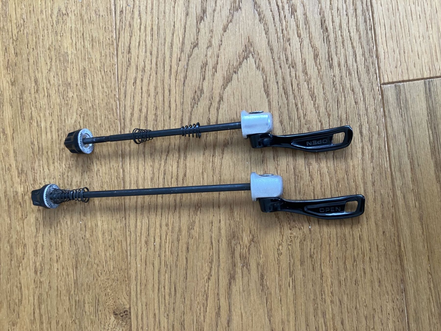 Pezzi di ricambio: Shimano Schnellspanner – Usato da Obermumpf venduto da Estrela67 1