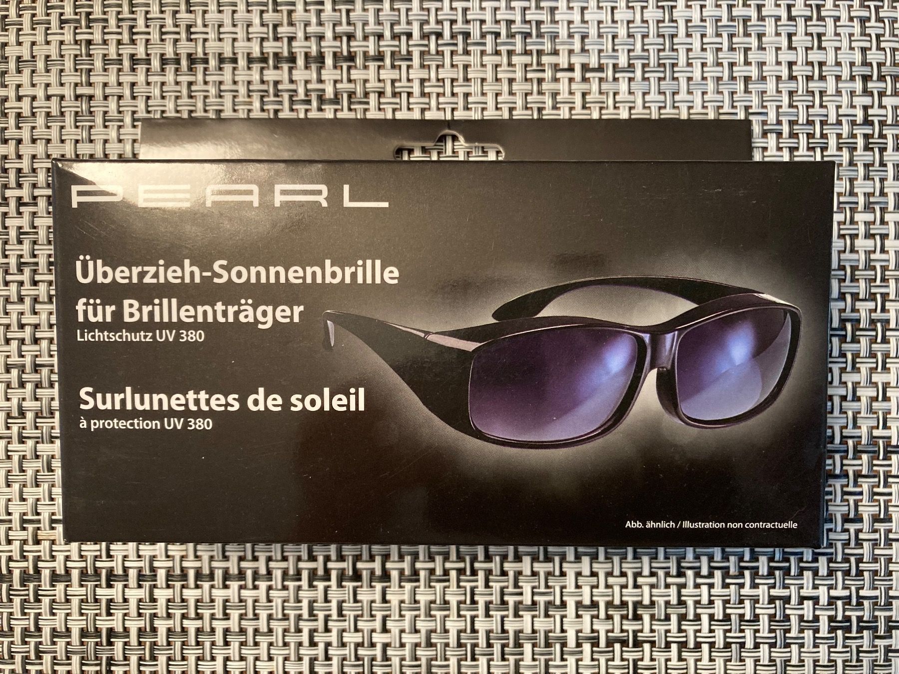 Occhiali & Lenti: Überzieh Sonnenbrille NEU – Nuovo e nell'imballaggio originale da Widen venduto da nigella90