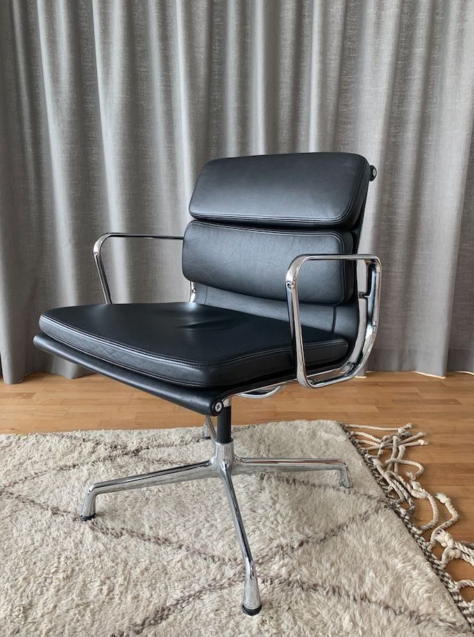 Vitra Poltrone: Vitra EA 208 Soft Pad Charles Eames – Usato da Bern venduto da Zmodern_VIN