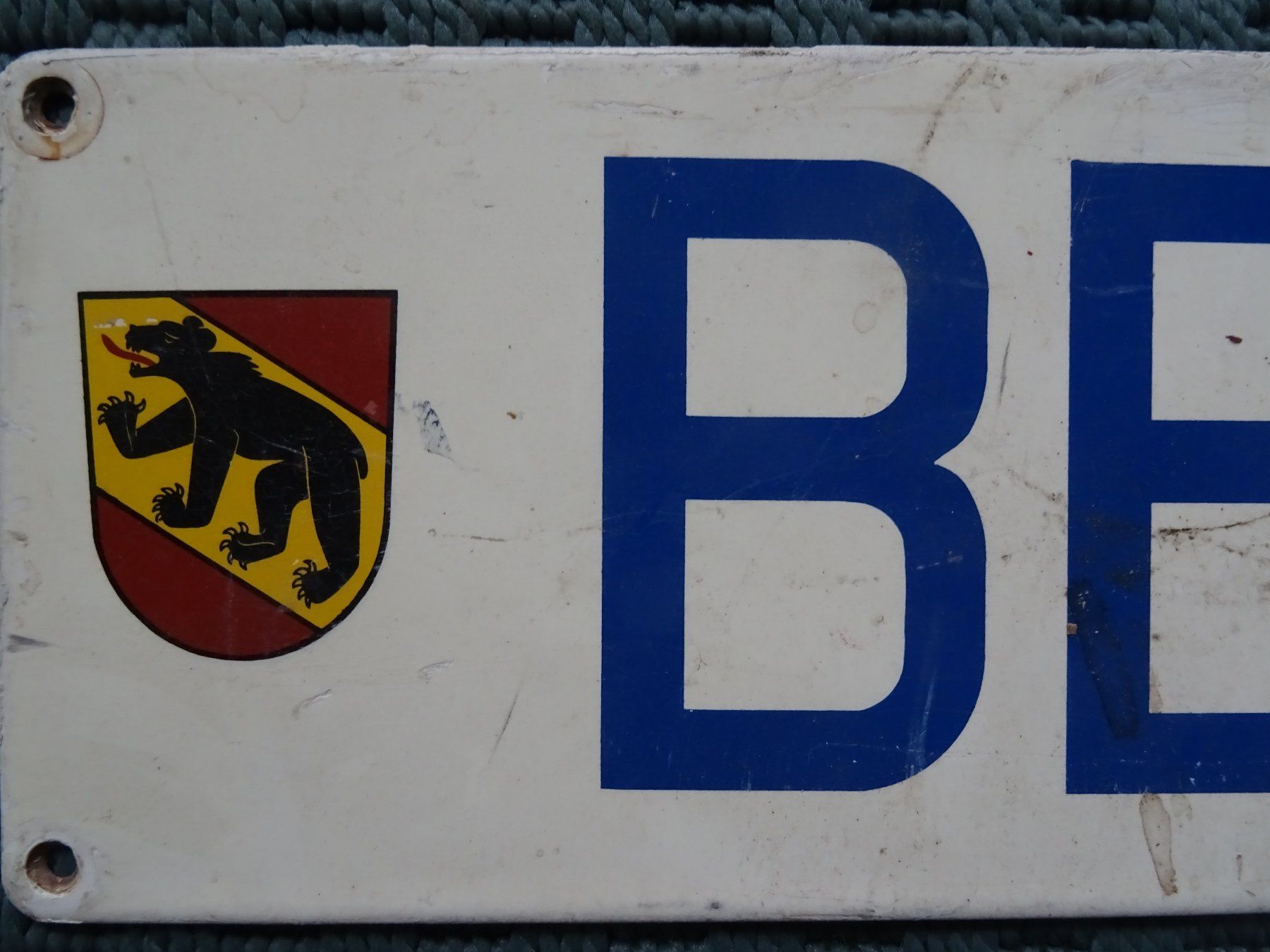 Schilder: 2 alte Nummer Schilder – Gebraucht aus Biel/Bienne von georgi01 1