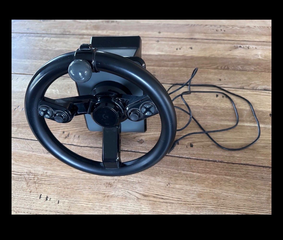 Logitech Controller: Heavy Equipment Steuerrad von Logitech – Usato da Fehraltorf venduto da Roman_Senn1989