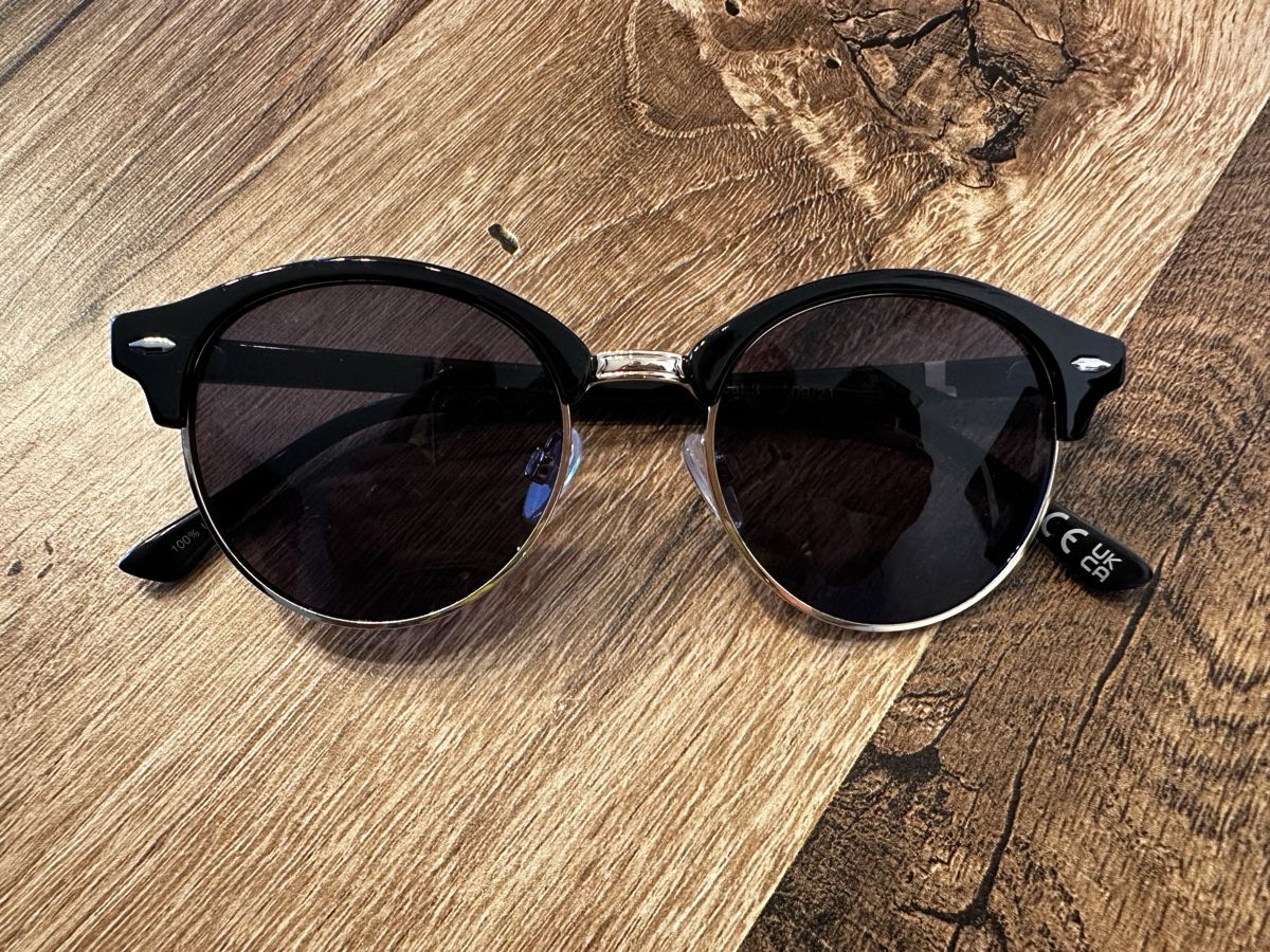 Occhiali & Lenti: Sonnenbrille Schwarz, Gold – Usato da Siebnen venduto da luana_cataleya