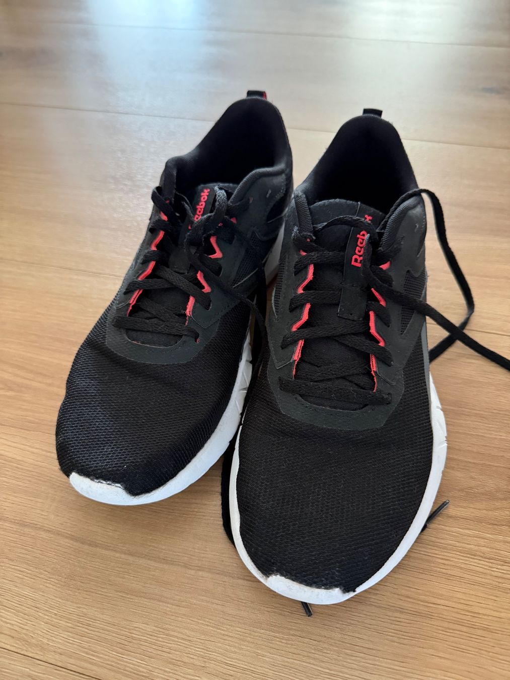 Reebok Herrenschuhe: Turnschuhe Reebok Gr.41 – Gebraucht aus Bernhardzell von Ferkel1