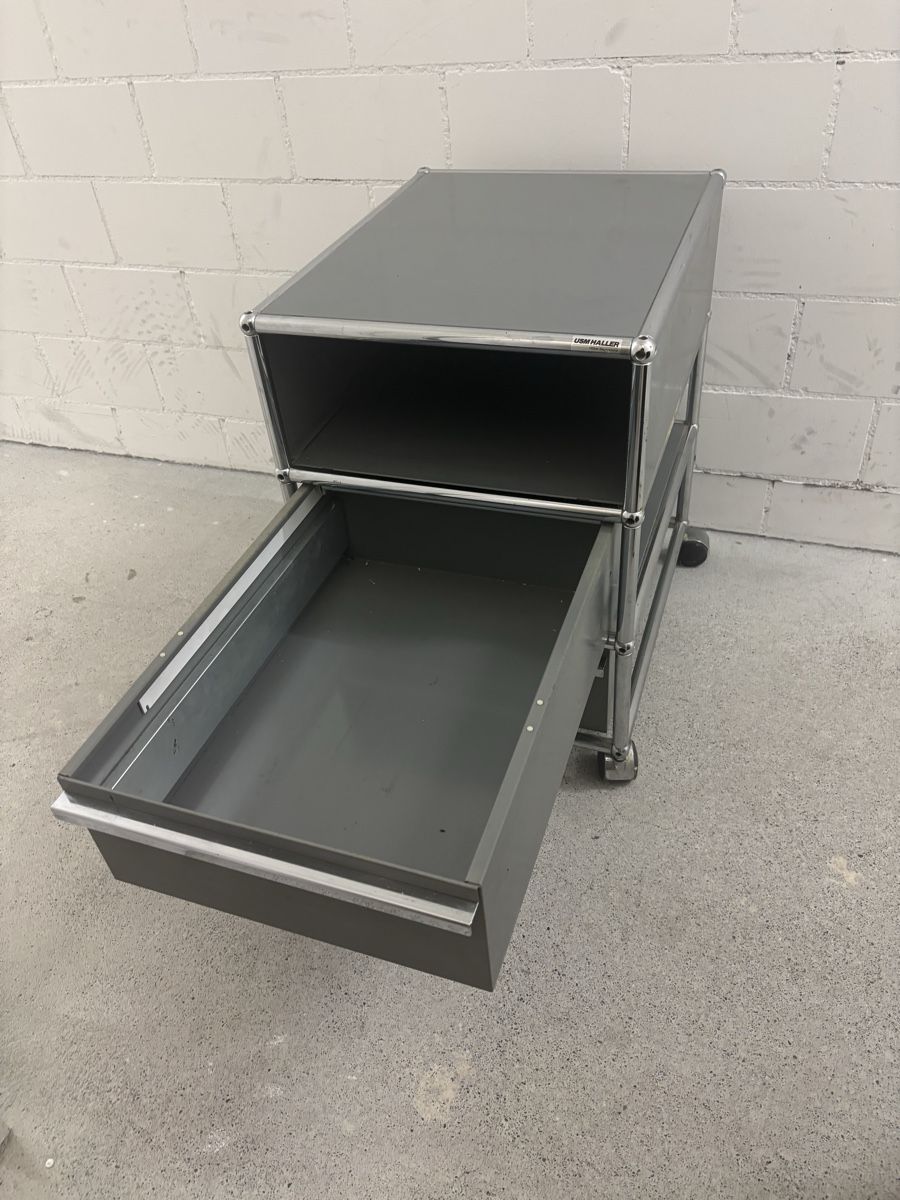USM Banconi: USM Haller Rollcontainer, grau – Usato da Winterthur venduto da Mar22 2