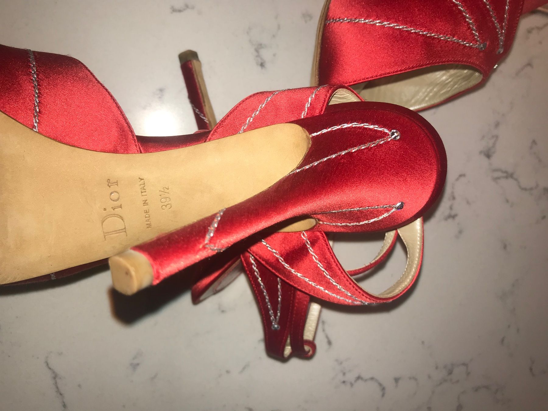 Dior Damenschuhe: Christian Dior red satin evening sandals – Gebraucht aus Biel/Bienne von zit_v5yc 8