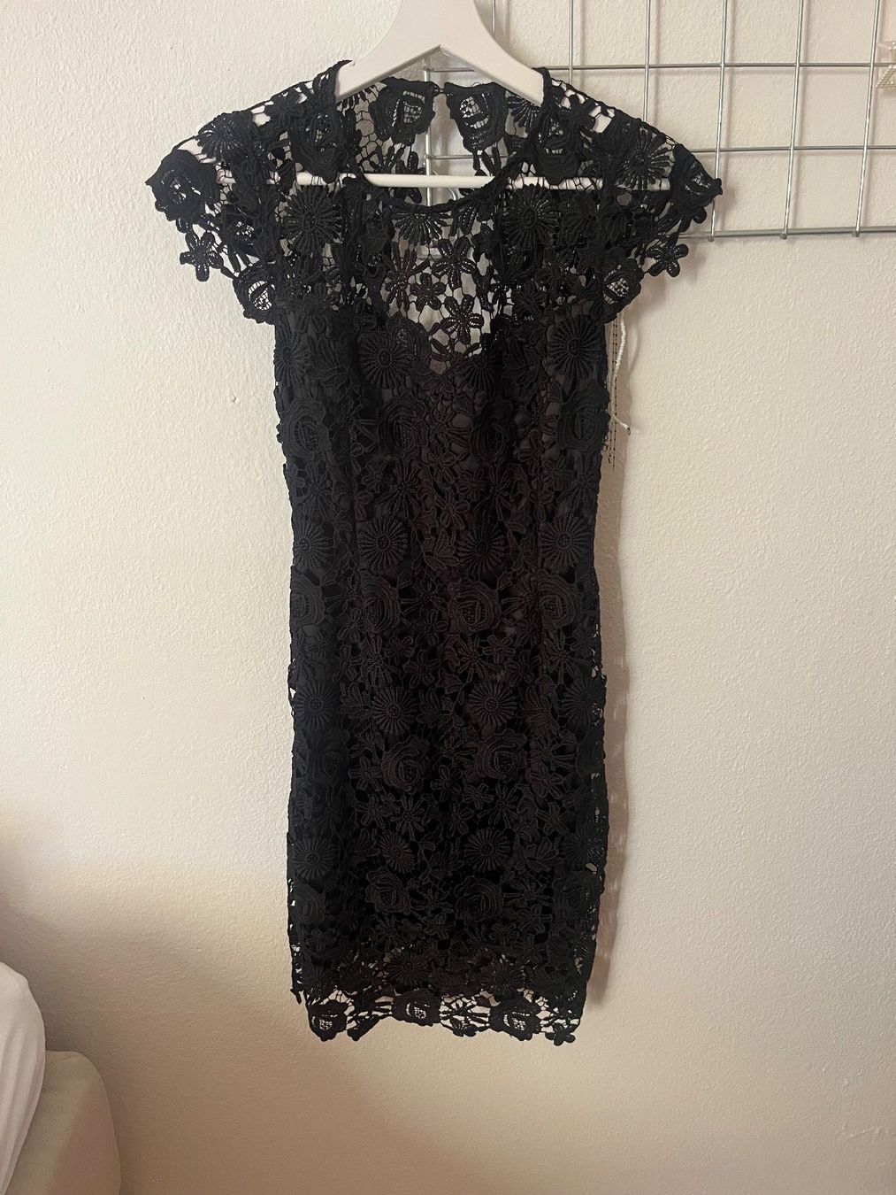 Kleider: Schwarzes kurzes Kleid – Gebraucht aus Thun von saeru28