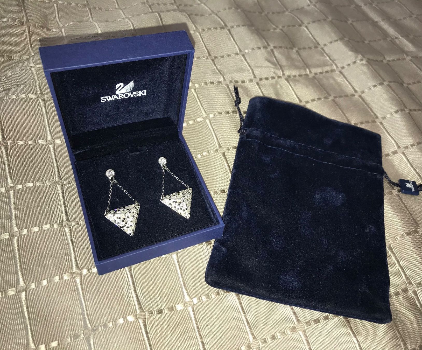 Orecchini pendenti & Orecchini a lobo: Schicke Ohrringe Swarovski – Nuovo e nell'imballaggio originale da Stäfa venduto da Exclusive0 6