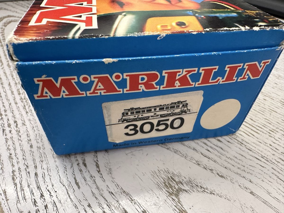 Märklin Modelleisenbahnen: Märklin 3050 SBB Ae 6/6 Bern – Gebraucht aus Lupsingen von New-Haven 9