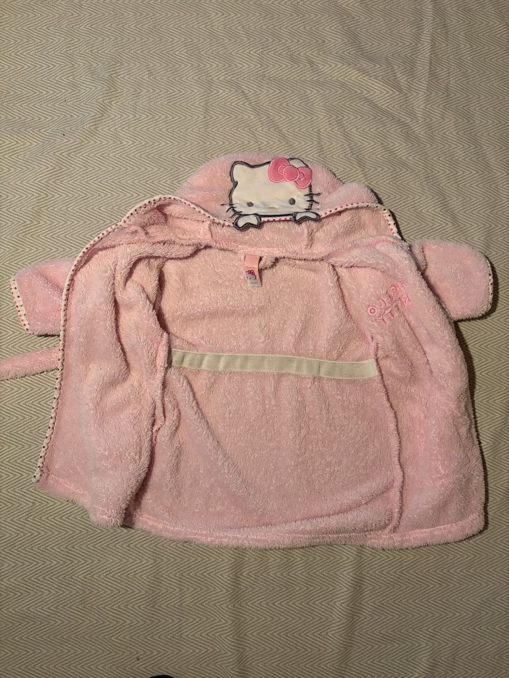 Hello Kitty Accappatoi: Hello Kitty - Kinder Bademantel - 80cm – Usato da Aarberg venduto da umearocks 1
