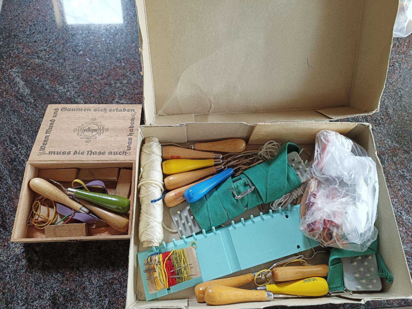 Kit bricolage: Handarbeitsmaterial.... – Usato da Bätterkinden venduto da Elefantenzoo