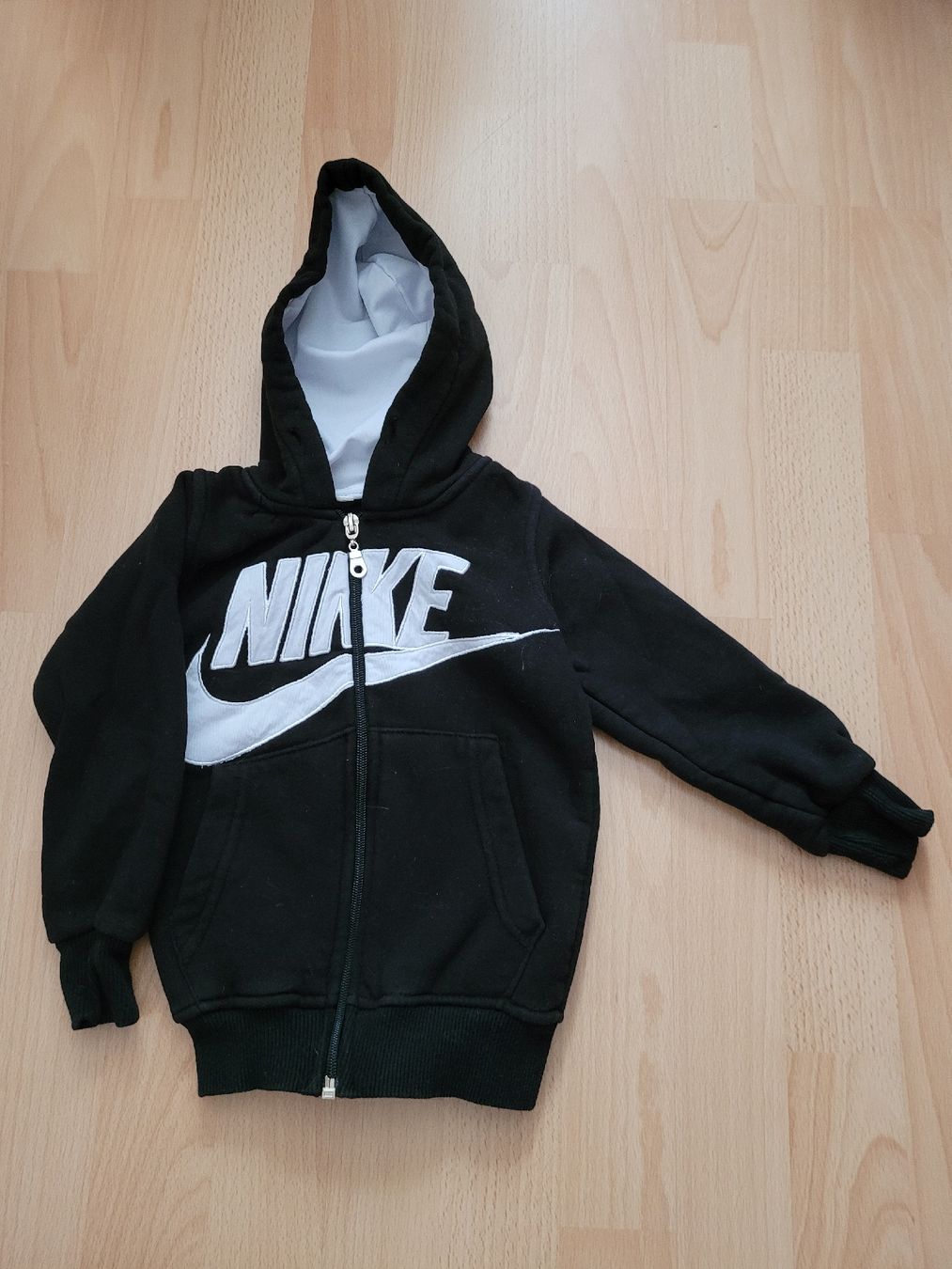 Pulls et sweat-shirts: Jäggli Nike gr. 92 – D'occasion à Inwil par Flower2325