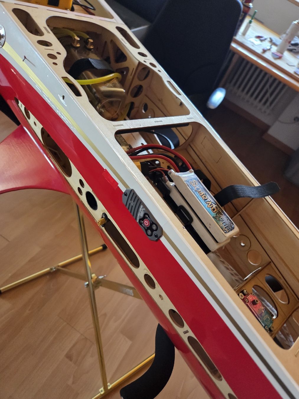 Modellismo RC: Sebart Sukhoi 2.2m – Usato da Besenbüren venduto da oli_6ts9 1