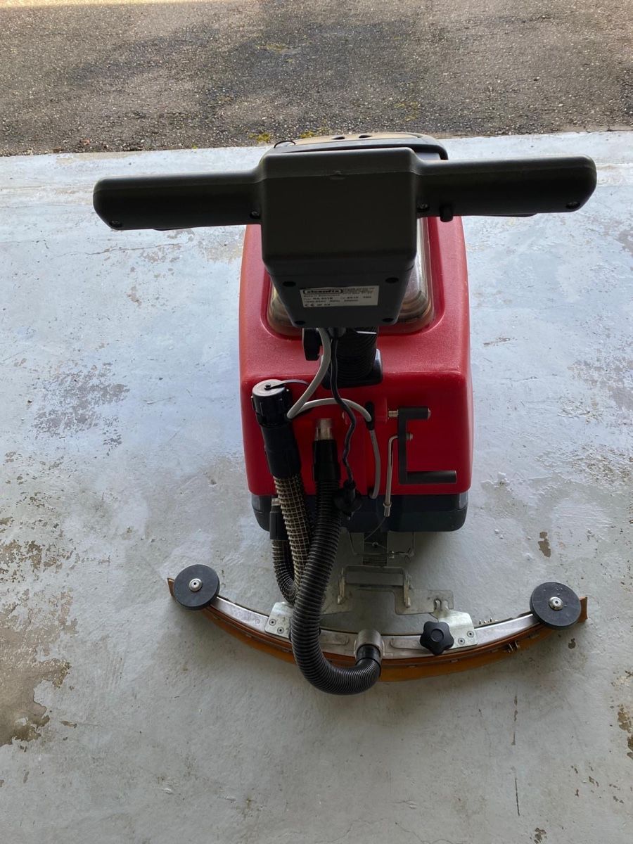 Cleanfix Toutes les machines: Cleanfix Scheuersaugmaschine RA 431E – D'occasion à Aristau par waikiki04