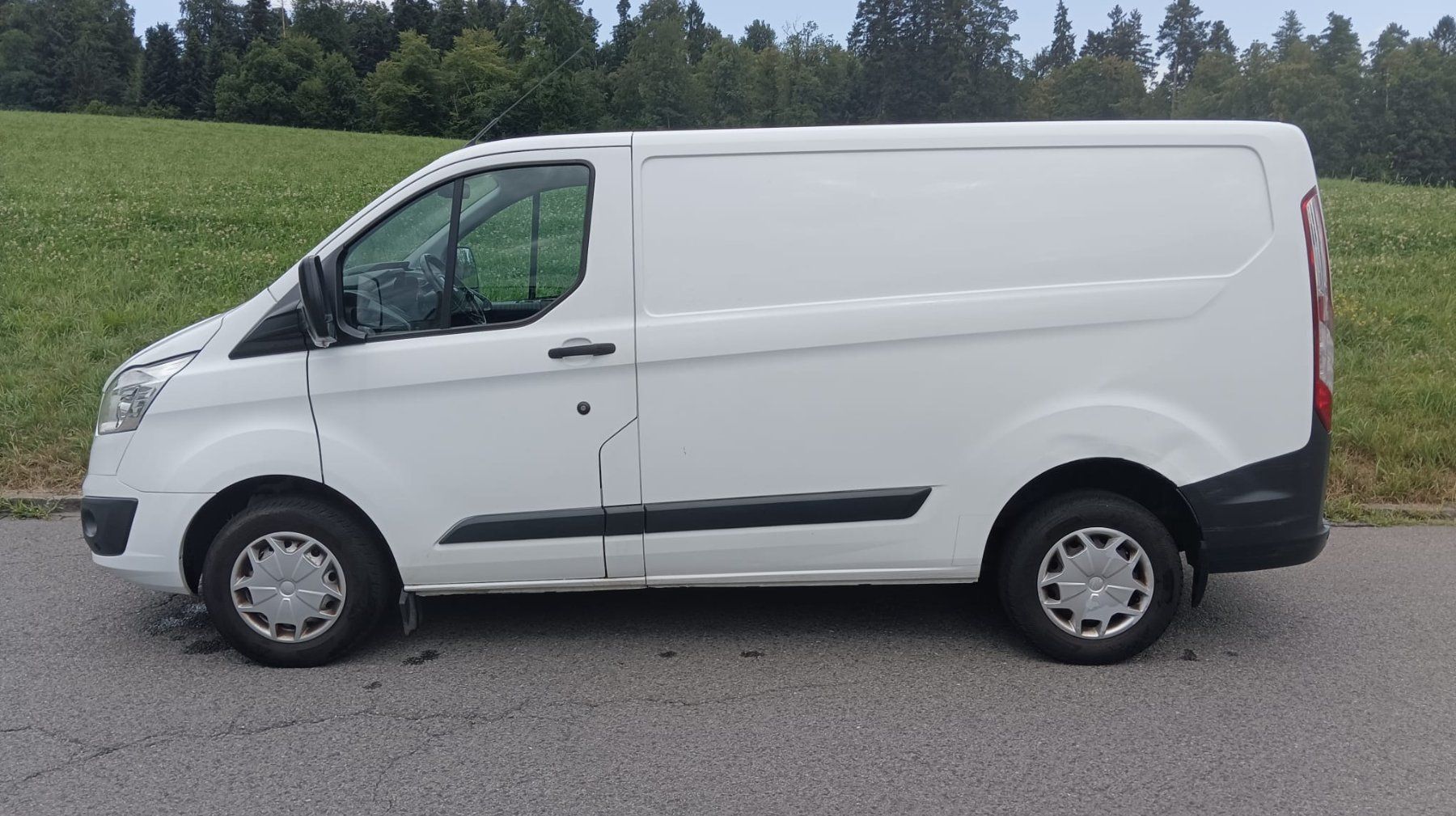 Ford Véhicules utilitaires: Ford Transit Custom Lieferwagen – D'occasion à Uerzlikon par mik_68kk 2