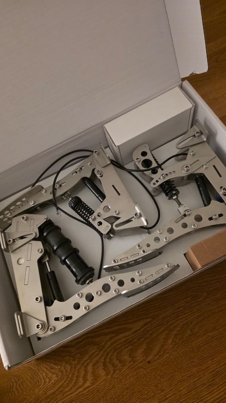 Heusinkveld Controller: Heusinkveld Ultimate plus 3 Pedal Set OVP – Nuovo (secondo la descrizione) da Röthenbach i. E. venduto da snow07kanada 4