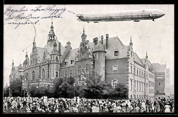 Cartoline postali: Leipzig, Zeppelin über dem Deutschen Bu – Usato da Berlin venduto da bartko-reher