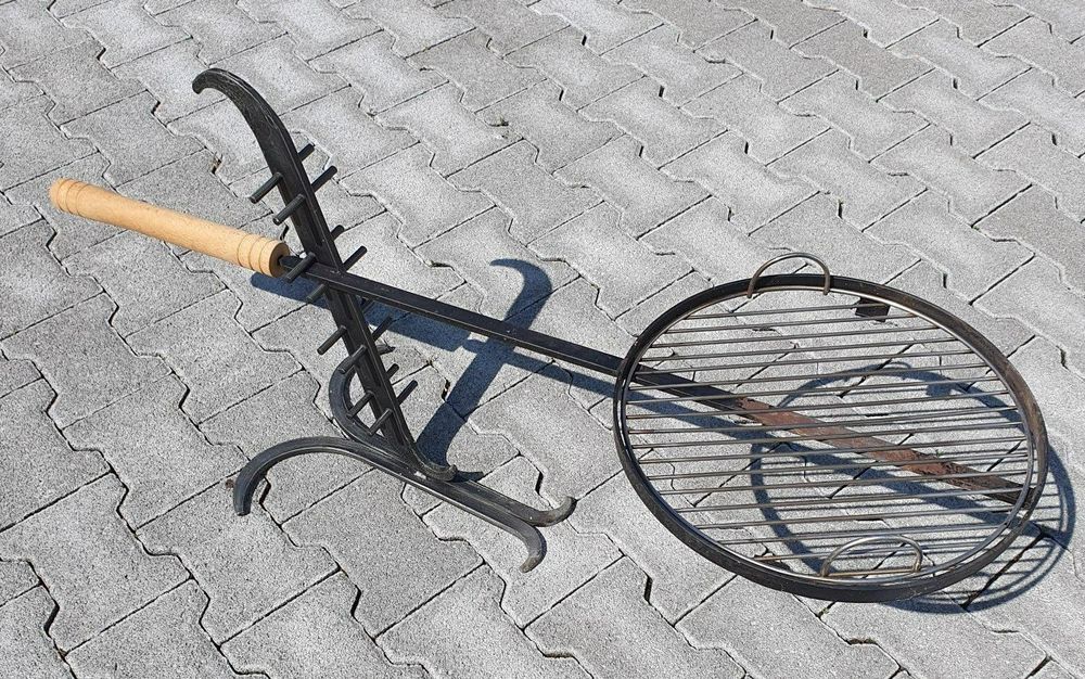 TEOREMA Grillset - Werkbank Für Kinder Mit Kunststoff-Werkzeugen & Mechanischer Kreissäge