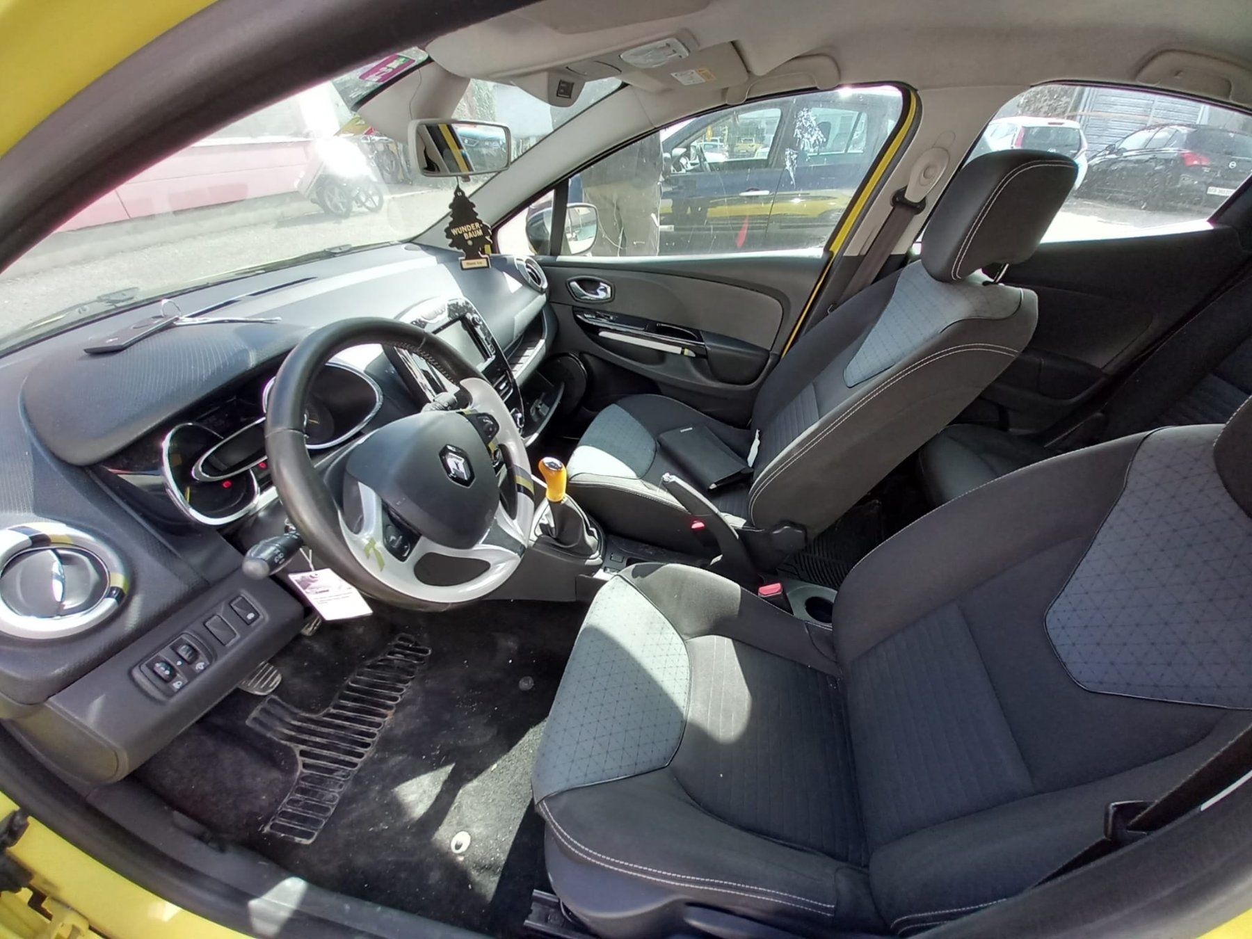 Renault Autos: Renault Clio 1.5dCi 90 – Gebraucht aus Lausanne von  6