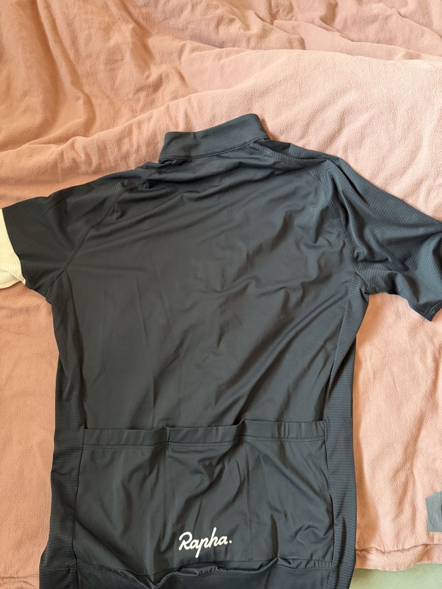 Rapha Maillots de corps & Pantalons: Rapha jersey core lightweight black – Neuf (Voir description) à Daillon par boudpain14 1