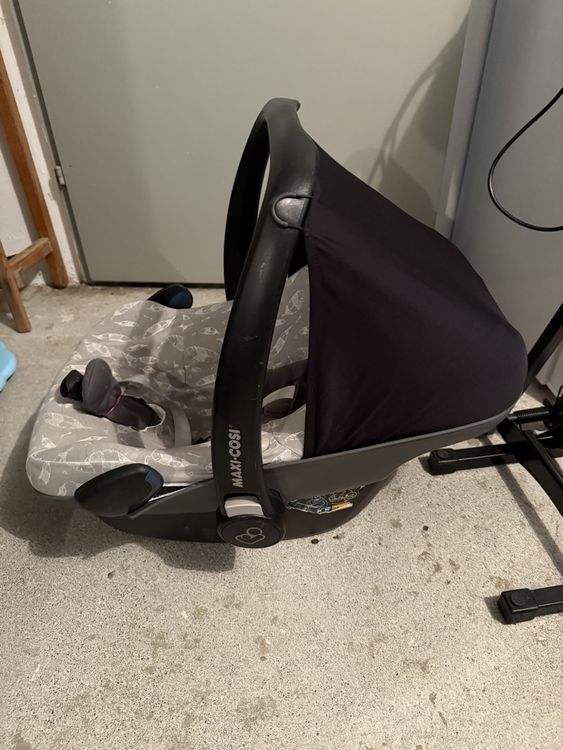 Maxi-Cosi Sièges auto: Maxi-Cosi Pebble Plus inklusive 2 Isofix-Stationen – D'occasion à Arni AG par Captain_mo 1
