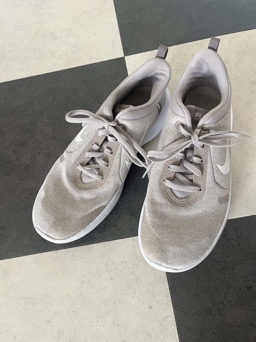 Nike Scarpe da donna: Nike Flex Experience 8, Damen Turnschuhe, Grösse 38.5 – Usato da Luzern venduto da Boudin03 1