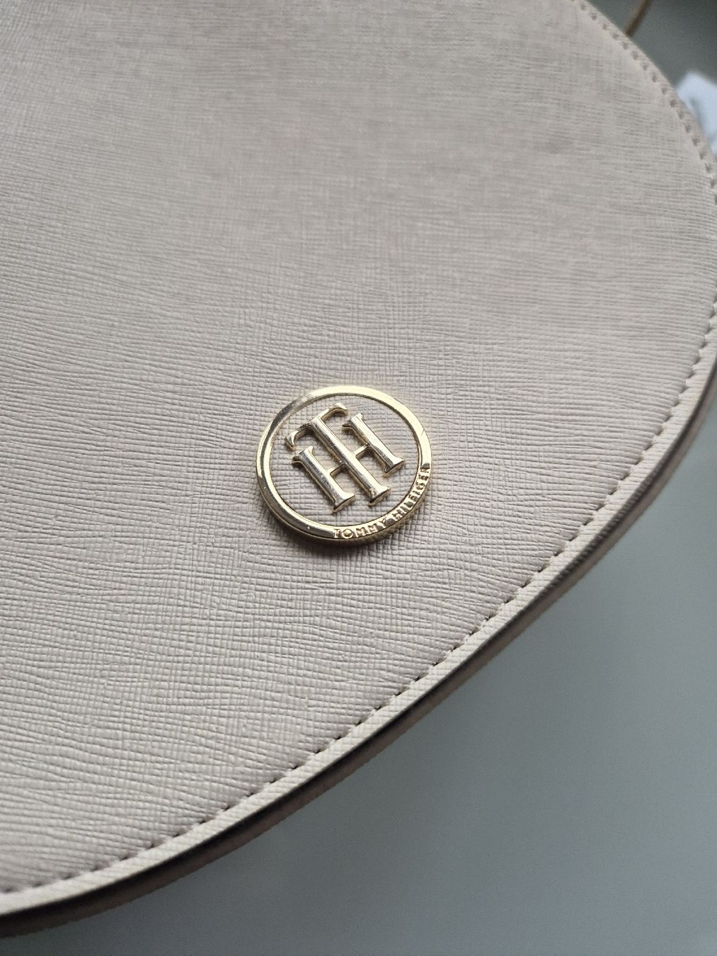 Tommy Hilfiger Taschen für Damen: Tasche – Gebraucht aus Ebmatingen von Gelegenheit77 1