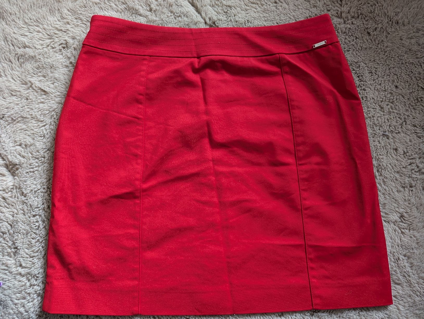 Morgan Gonne: jupe rouge Morgan 40 – Nuovo (secondo la descrizione) da Montreux venduto da dem_gyt9 2