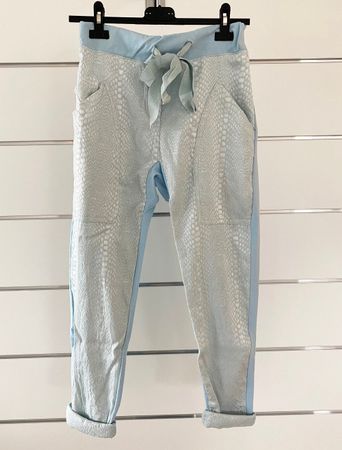 Hose im Materialmix / Grösse ca. 36 / NEU