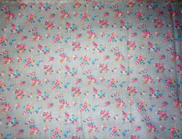 Baumwollstoff 50 x 104 cm kleine Blümchen