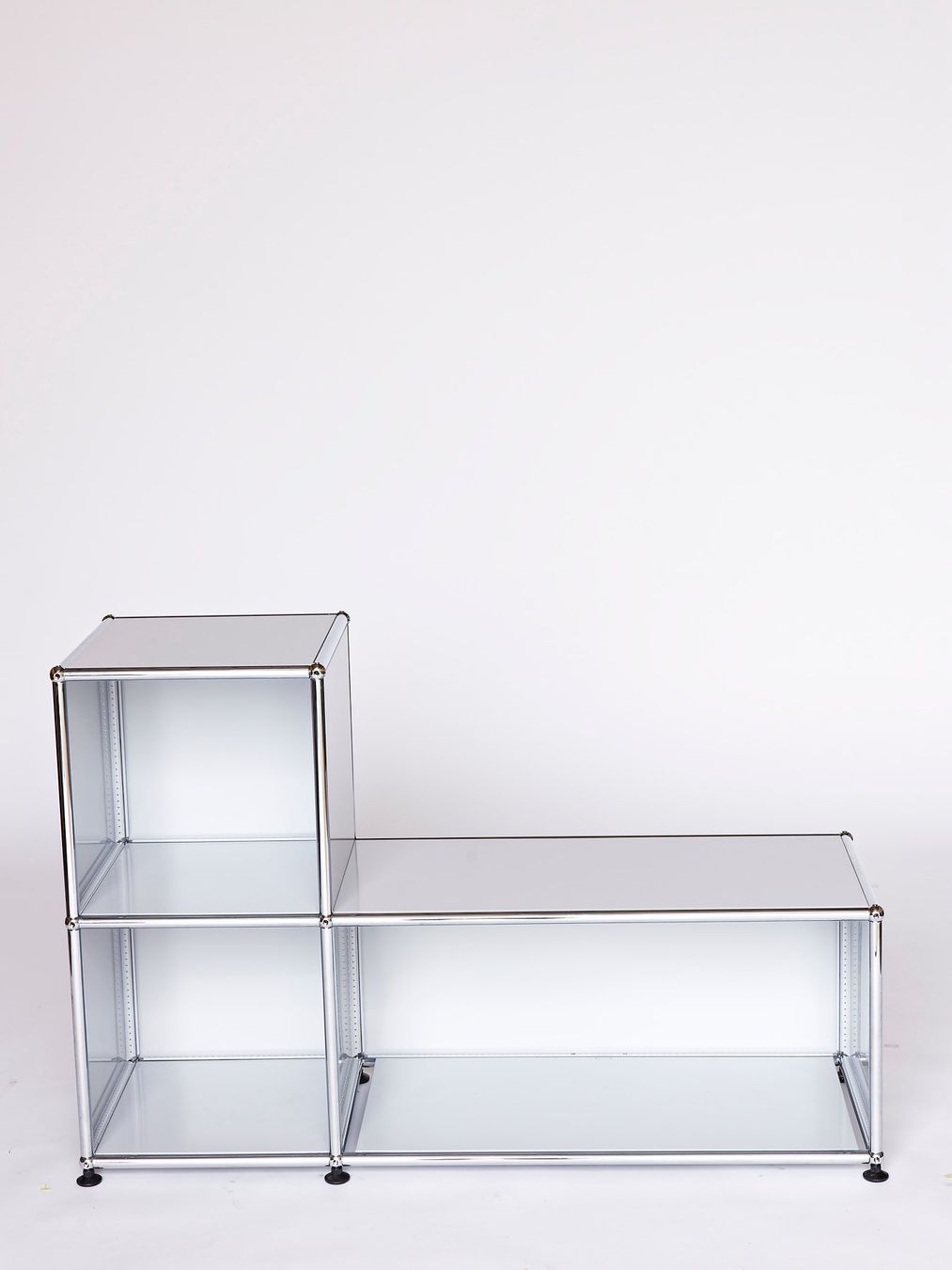 USM Regale: USM Haller Sideboard, lichtgrau, Ausstellungsmodel – Gebraucht aus Lenzburg von Buerokonz
