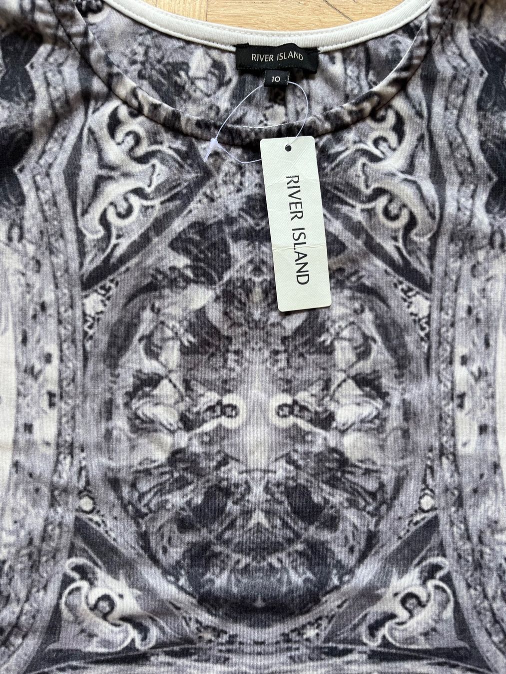 Vestiti: New  dress ( style McQueen )size S – Nuovo (secondo la descrizione) da Chêne-Bougeries venduto da Seetooyoo 2