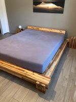Wunderschönes Bett 160 x 200 aus Akazienholz