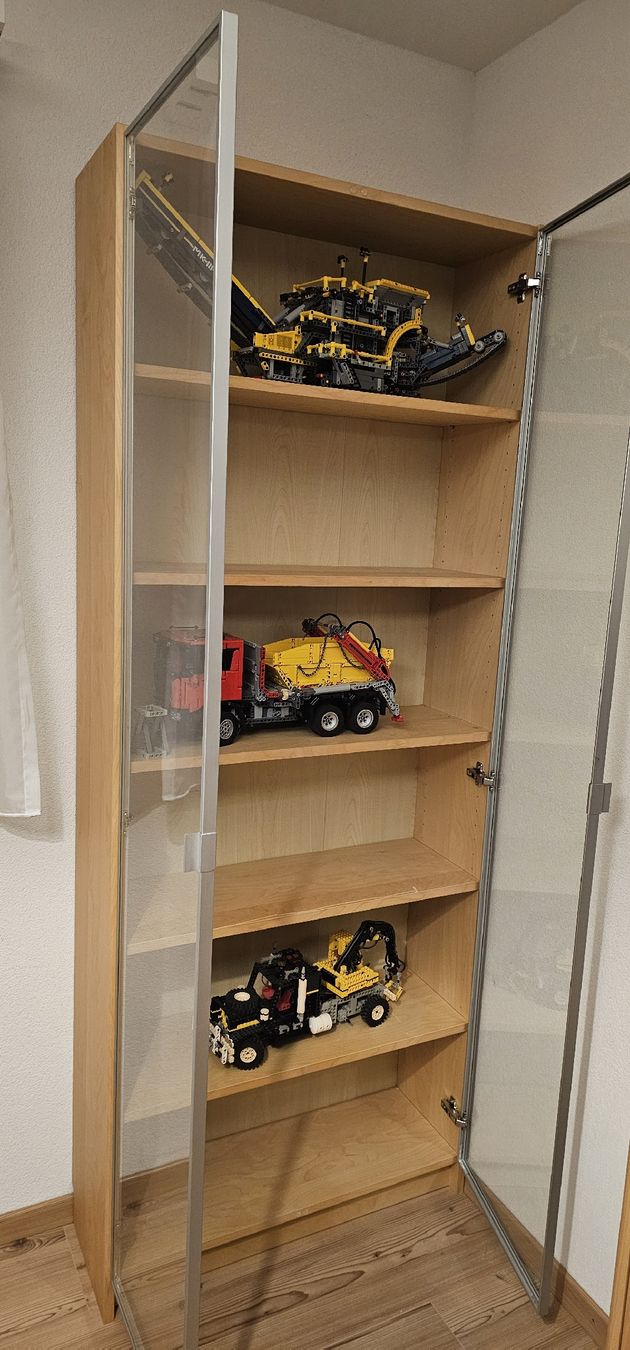 Vitrines: Etagère Ikea Billy, vitrine – D'occasion à Troistorrents par Foes1986 1
