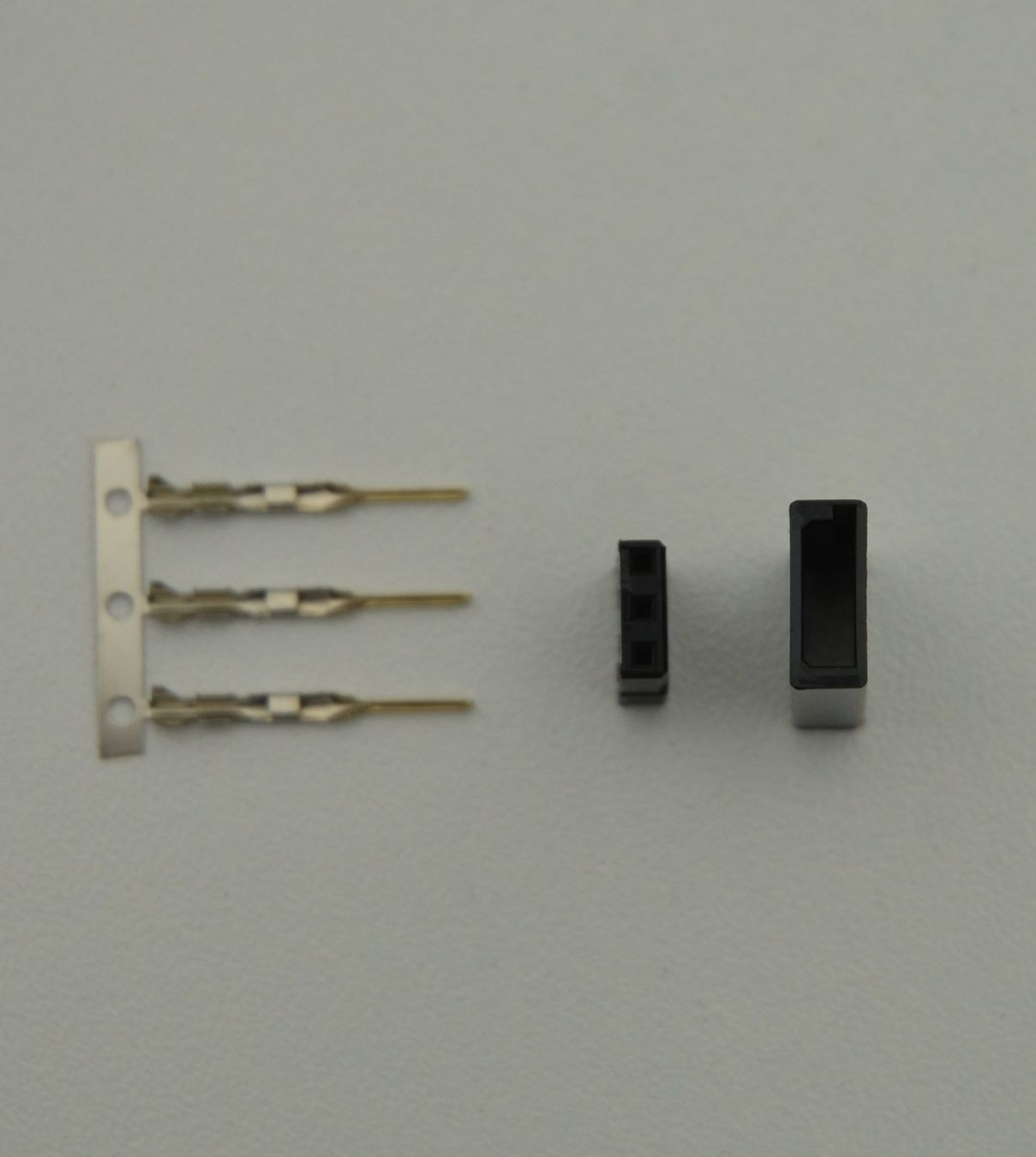 Modellismo RC: Futaba Servo Stecker 1Stk. – Nuovo e nell'imballaggio originale da Rüti ZH venduto da MSRC_Modelle 2