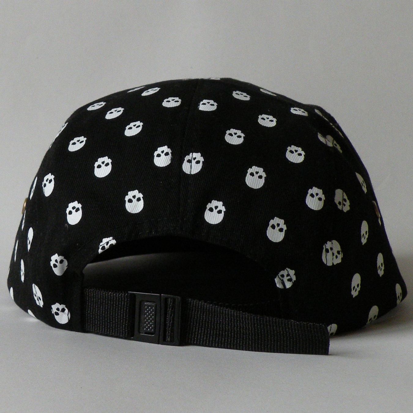 Copricapi, berretti & cappellini: 5-Panel Cap von We Are V – Nuovo e nell'imballaggio originale da Schüpfheim venduto da WeAreV 2