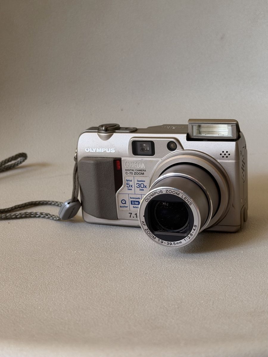 Olympus Kamera: Olympus Camedia C-70 Digitalkamera – Gebraucht aus Bern von xen_f5tl 1