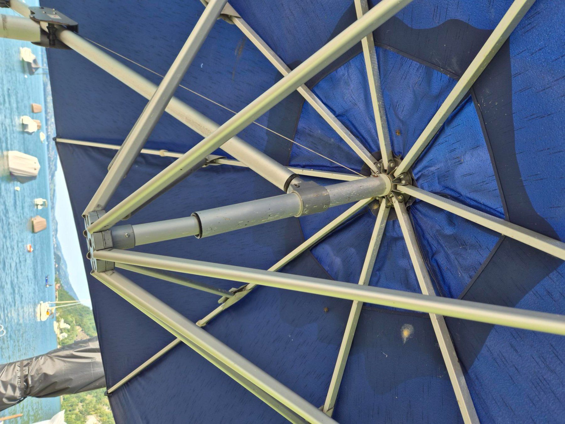 Sonnenschirme: Sonnenschirm blau – Gebraucht aus Stansstad von genovien 1