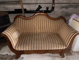 Antikes Sofa, Abholung in Gampelen