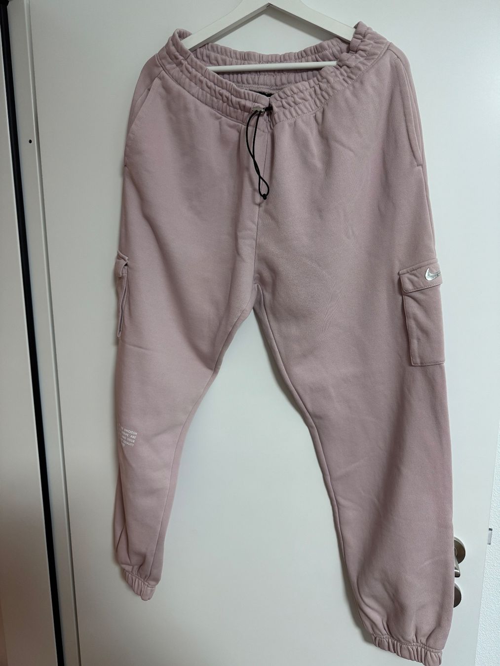 Nike Pantaloni: Nike Jogginghose, Rosa, Gr. L – Usato da Itingen venduto da Beroce