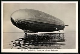 Fotografie Zeppelin LZ 127 bei Wasserung