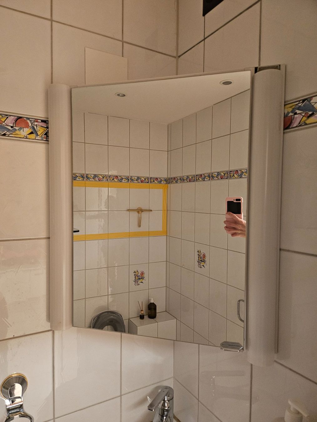 Armoires miroirs: Eck-Spiegelschrank – D'occasion à Hirzel par LisaS06