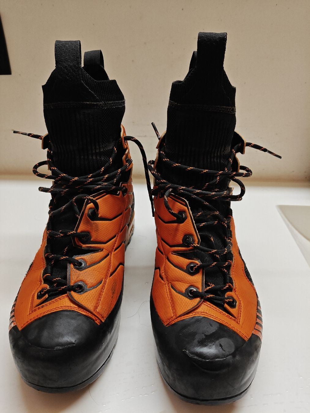Scarpa Scarpe da uomo: scarpa ribelle tech 2.0 – Usato da Vella venduto da kelevra11 1