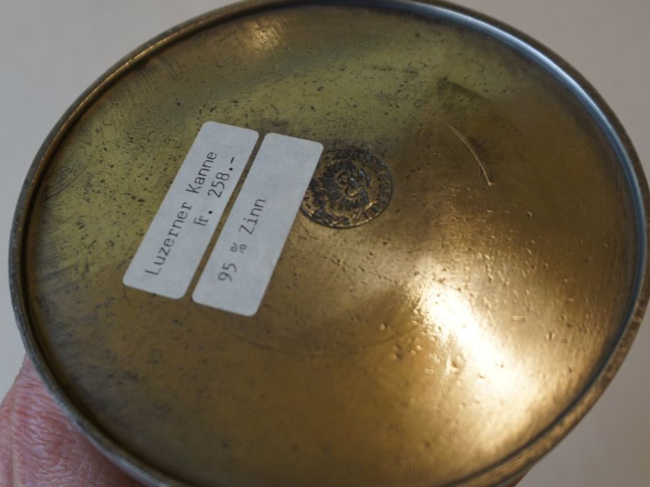 Caraffe: Zinn Krug Luzerner Kanne – Nuovo (secondo la descrizione) da Giswil venduto da sowo60 7