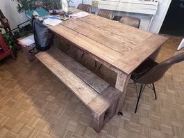 Massiver Esstisch mit Sitzbank  Vollholz / Hartholz